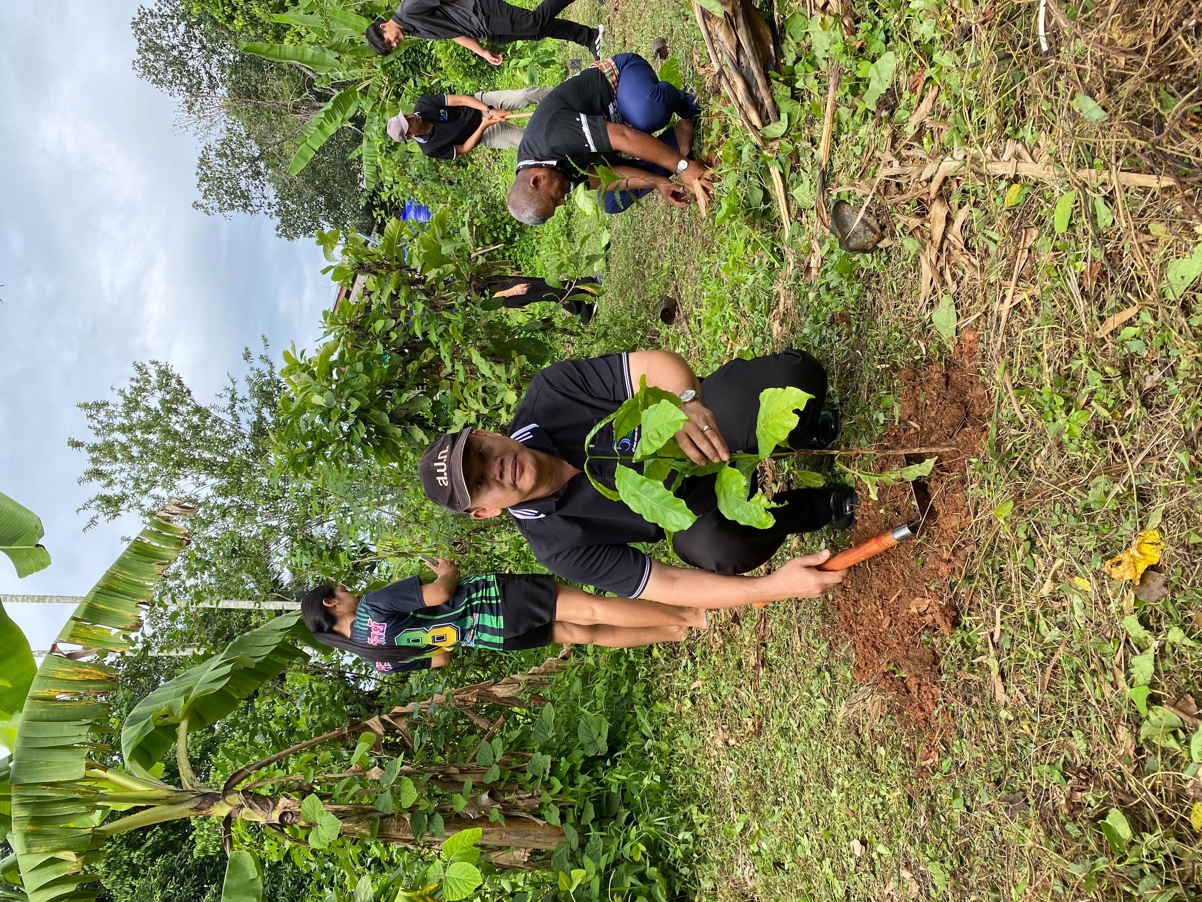 title - สำนักงานการปฏิรูปที่ดินจังหวัดตรัง ร่วมจัดกิจกรรมเนื่องในวันต้นไม้ประจำปีของชาติ พ.ศ.๒๕๖๙